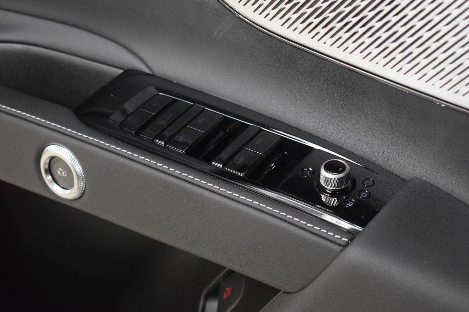 Used 2025 Maserati Grecale Modena AWD/4WD image 38