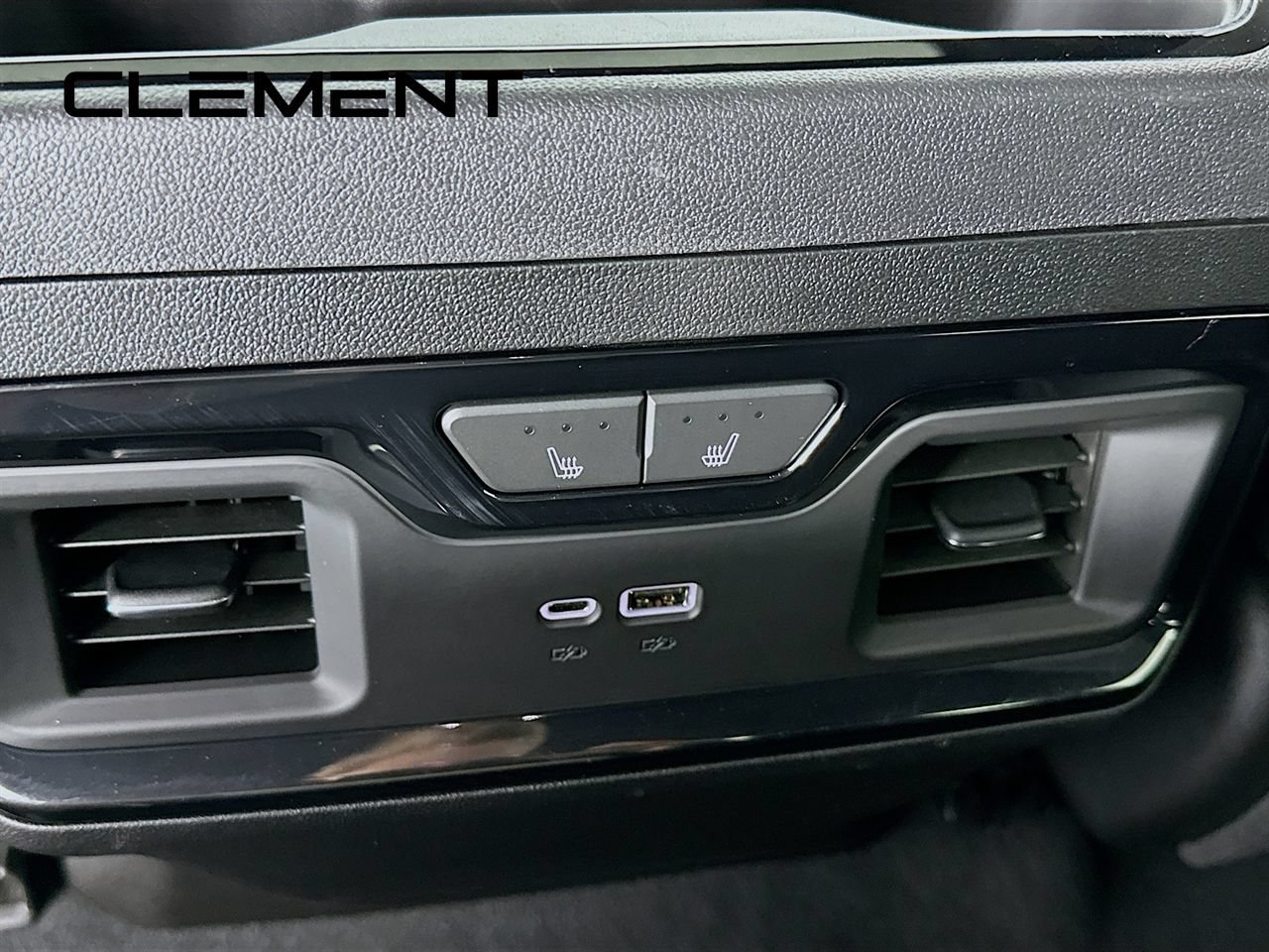 Used 2024 GMC Sierra 3500 AT4 w/ AT4 Premium Plus Package AWD/4WD image 34