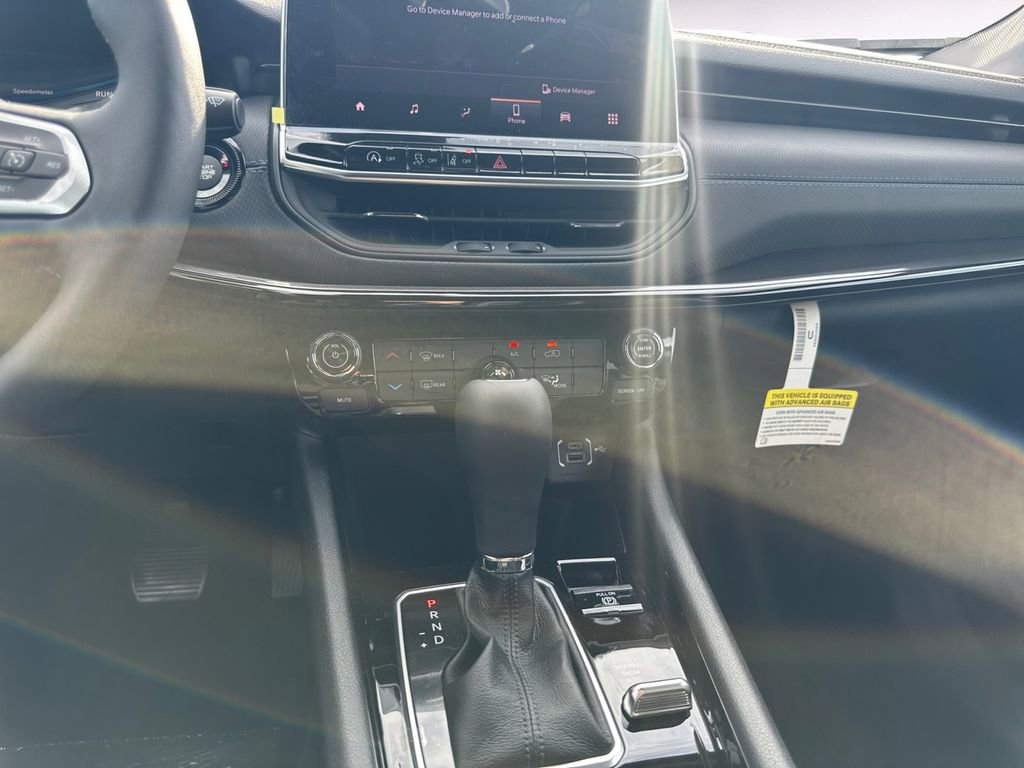 New 2026 Jeep Compass Latitude image 11