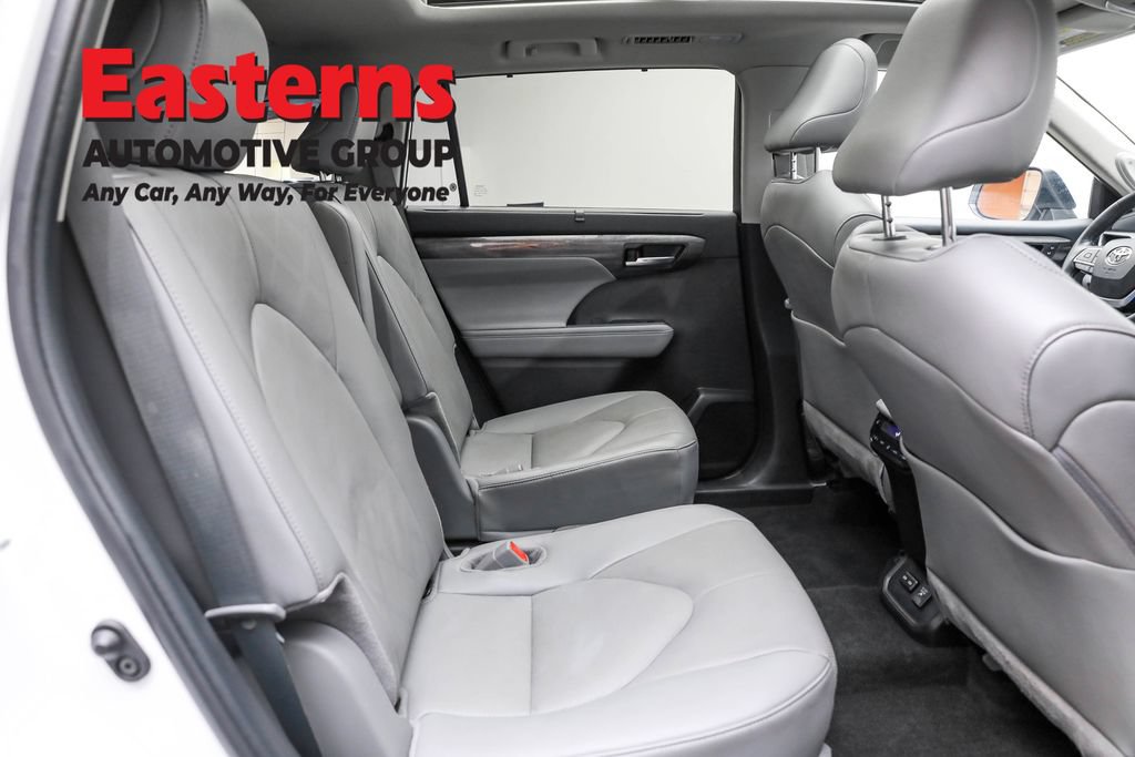 Used 2024 Toyota Highlander Platinum AWD/4WD image 28