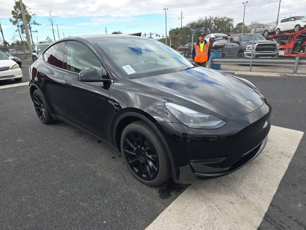 Used 2021 Tesla Model Y Long Range image 3