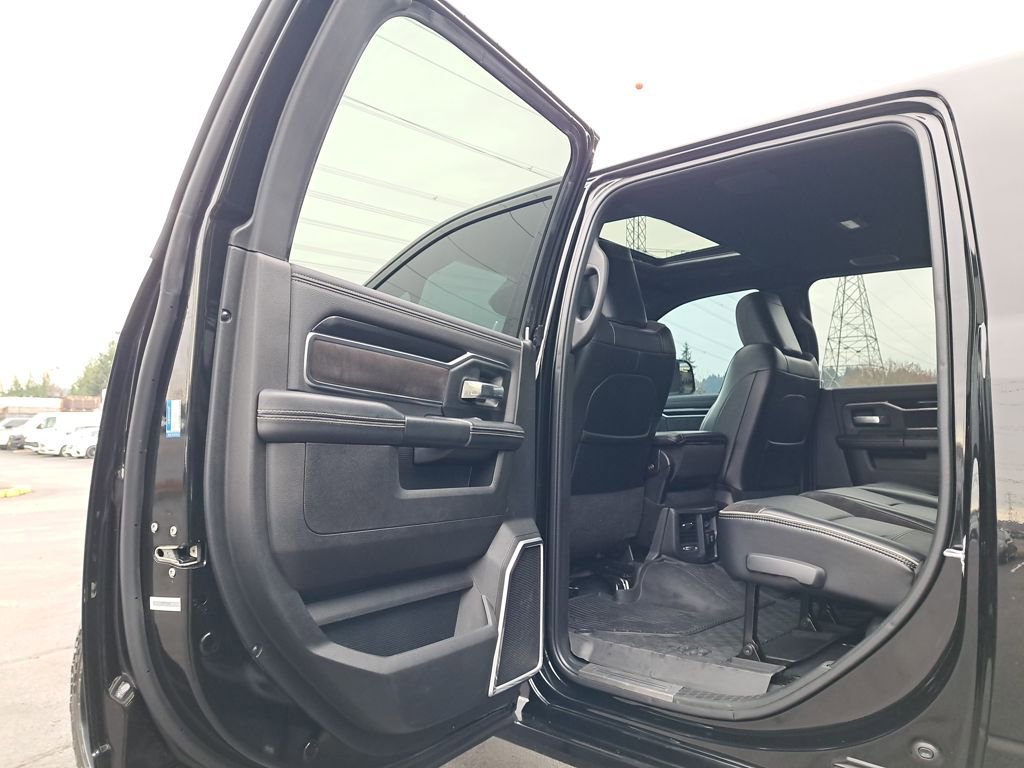 Used 2022 RAM 3500 Laramie w/ Night Edition image 12
