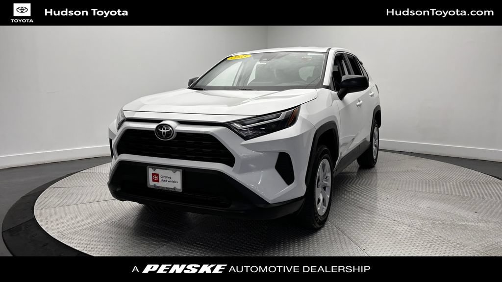 Used 2025 Toyota RAV4 LE AWD/4WD image 1
