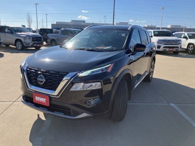 Used 2023 Nissan Rogue SL w/ SL Premium Package image 3