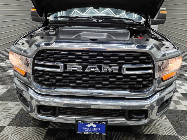 Used 2024 RAM 2500 Big Horn w/ Protection Group AWD/4WD image 38