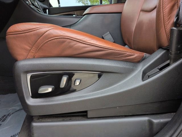 Used 2017 Cadillac Escalade Premium Luxury image 19