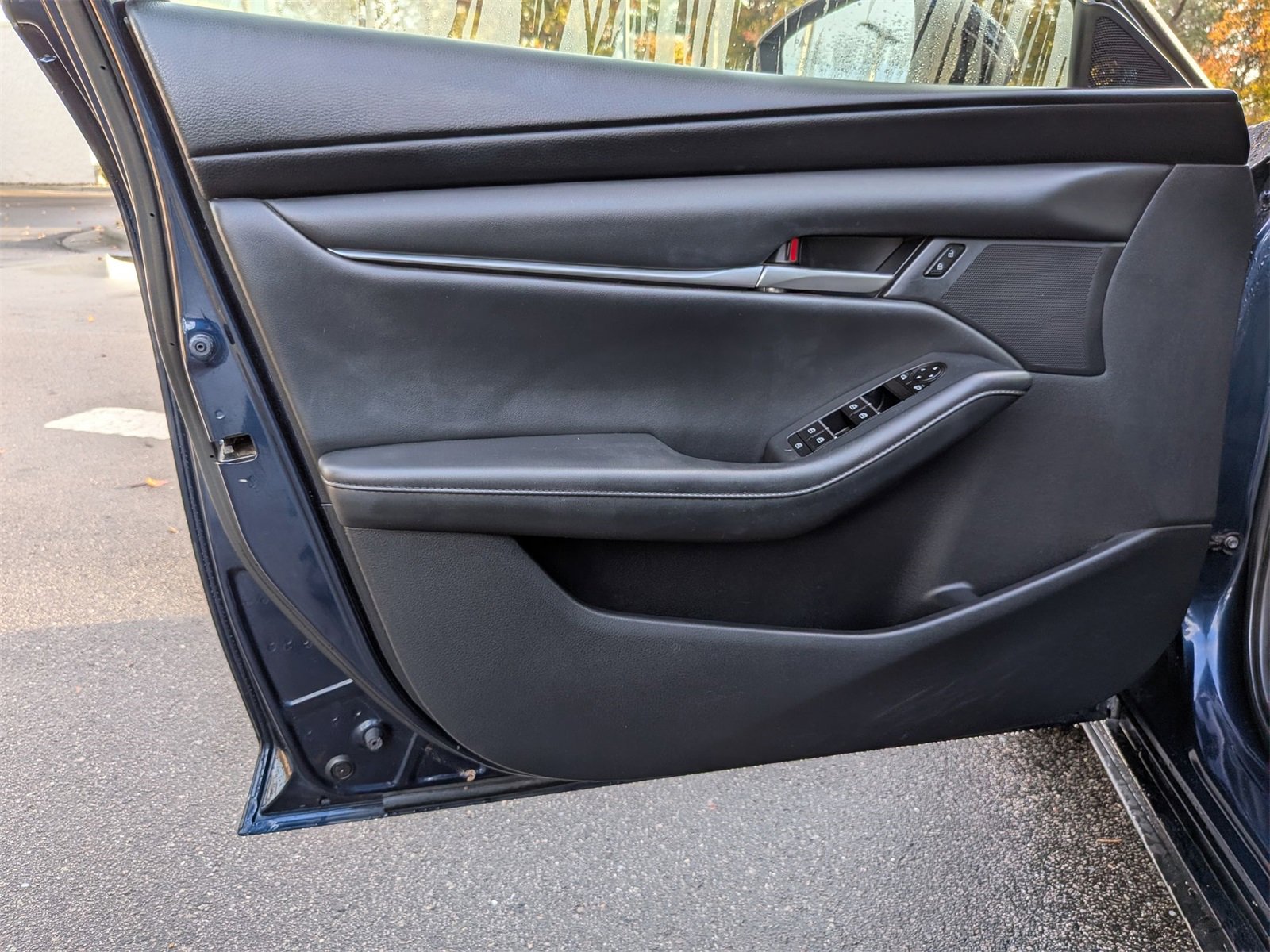 Used 2020 MAZDA MAZDA3 Sedan w/ Select Package image 12