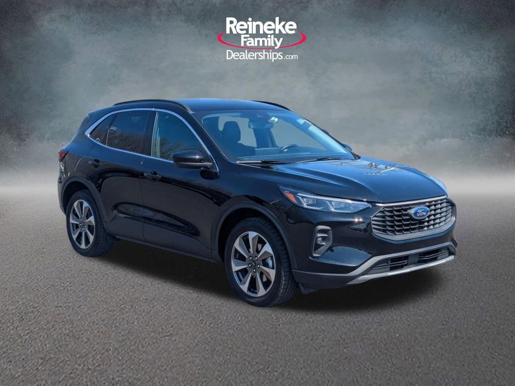 Used 2025 Ford Escape Platinum image 3