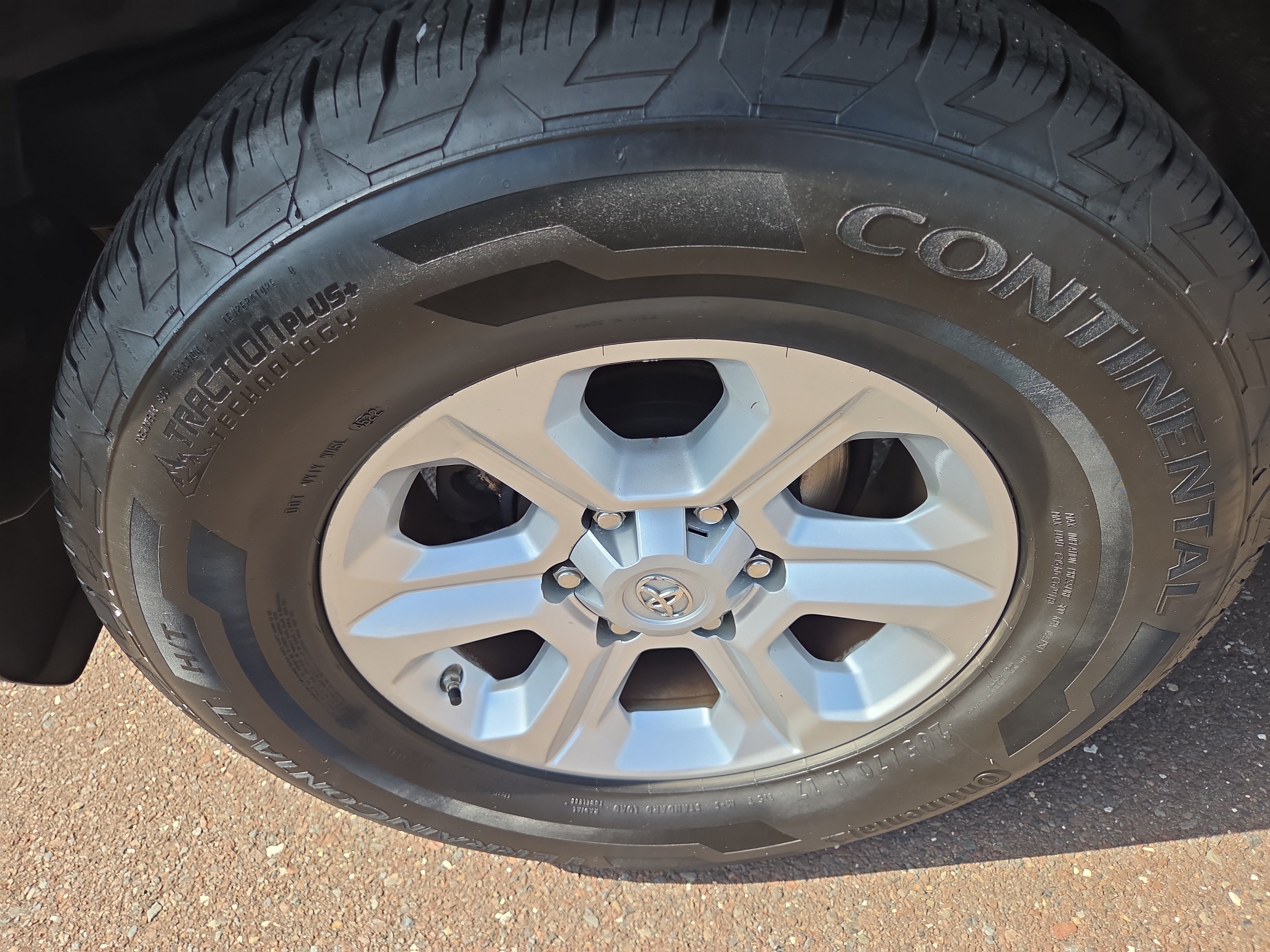 Used 2015 Toyota 4Runner SR5 AWD/4WD image 10