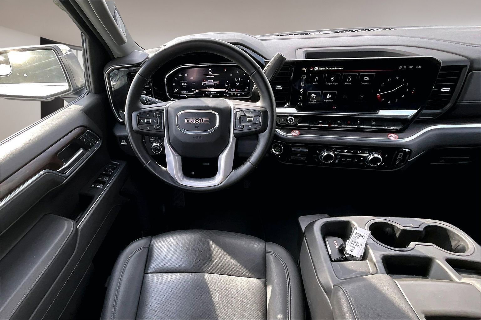 Used 2025 GMC Sierra 1500 SLT image 9