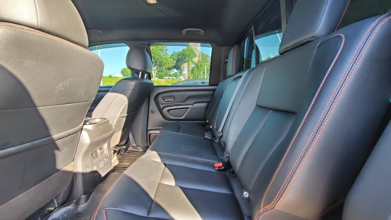 Used 2021 Nissan Titan PRO-4X w/ Pro-4x Convenience Package AWD/4WD image 5