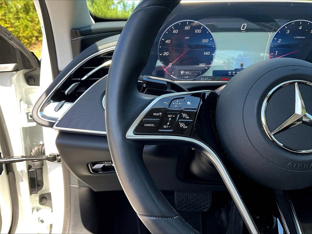 Used 2025 Mercedes-Benz E 350 4MATIC Sedan image 13