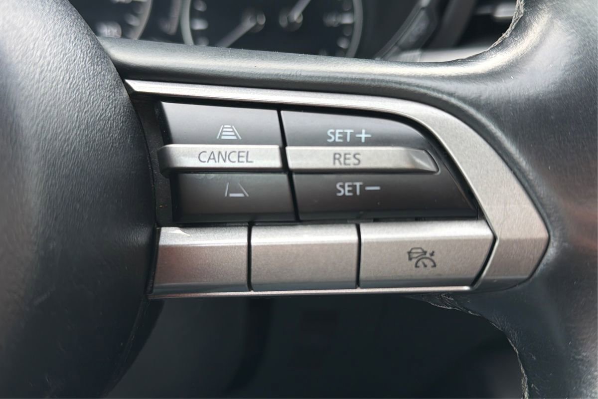 Used 2021 MAZDA MAZDA3 s image 31