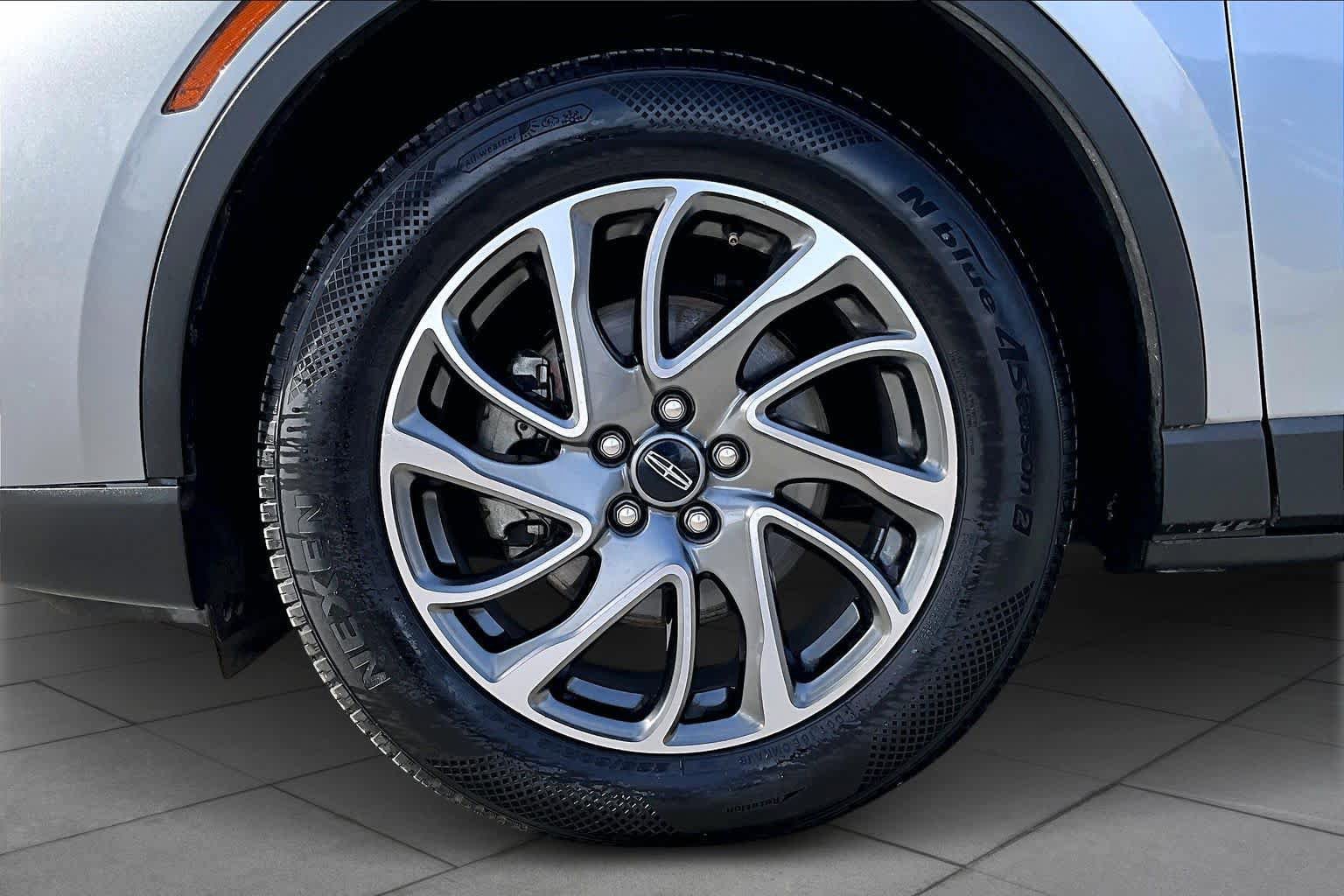 Used 2021 Lincoln Corsair FWD w/ Equipment Group 101A image 11