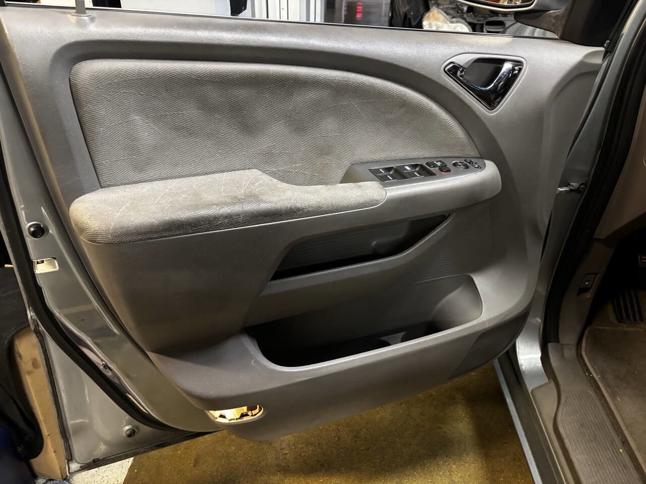 Used 2010 Honda Odyssey EX image 16