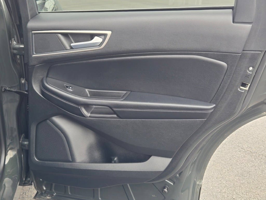 Used 2023 Ford Edge SEL w/ Convenience Package AWD/4WD image 9