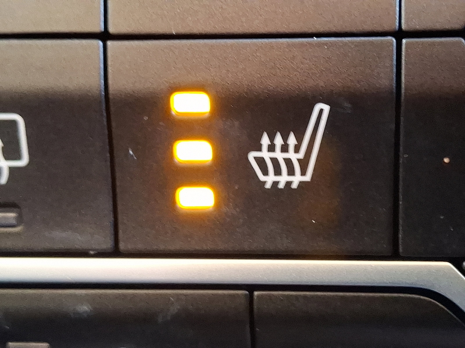 Certified 2022 Jeep Wrangler Unlimited Sport image 26