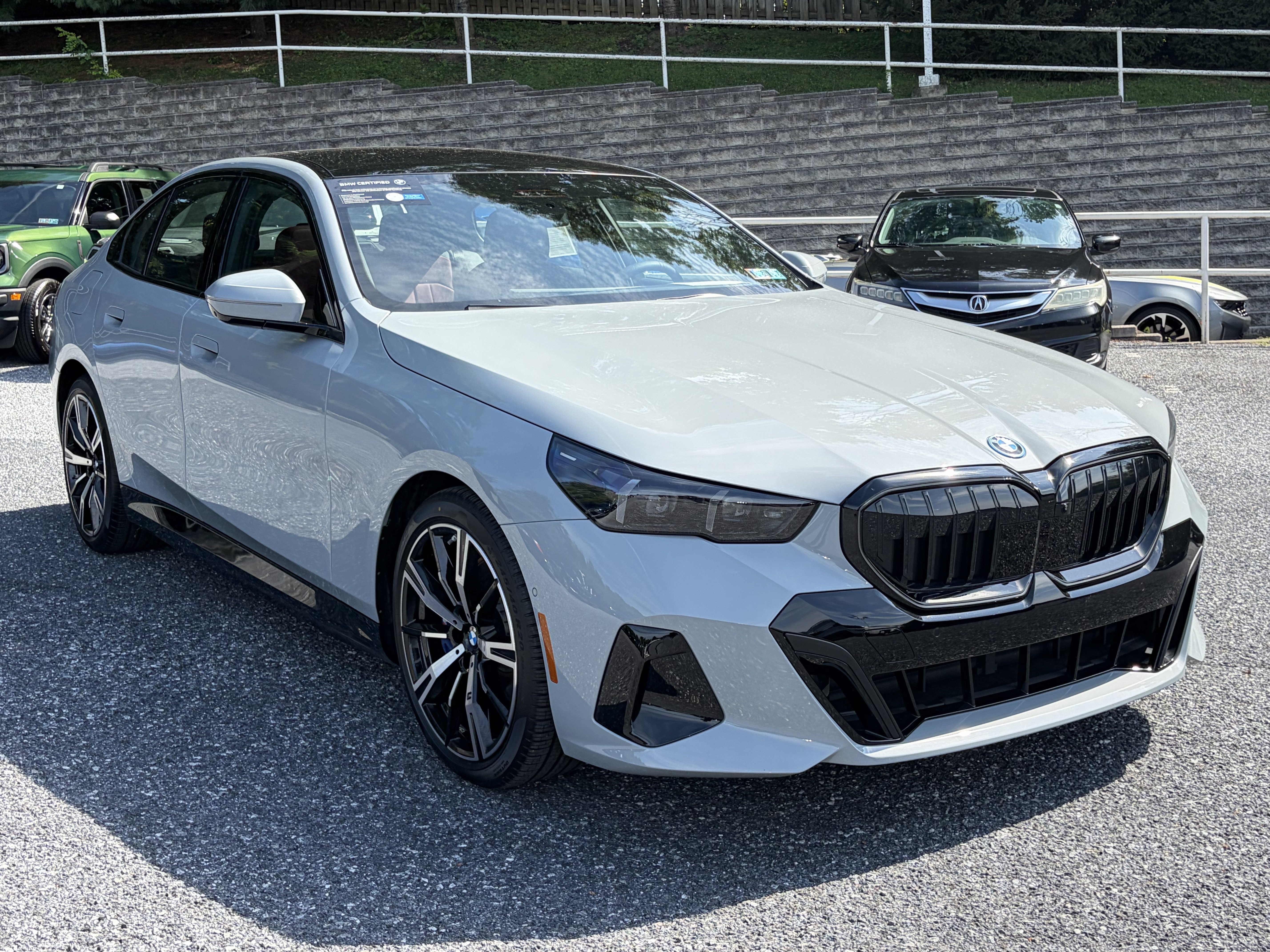 Used 2026 BMW 550e xDrive AWD/4WD image 3