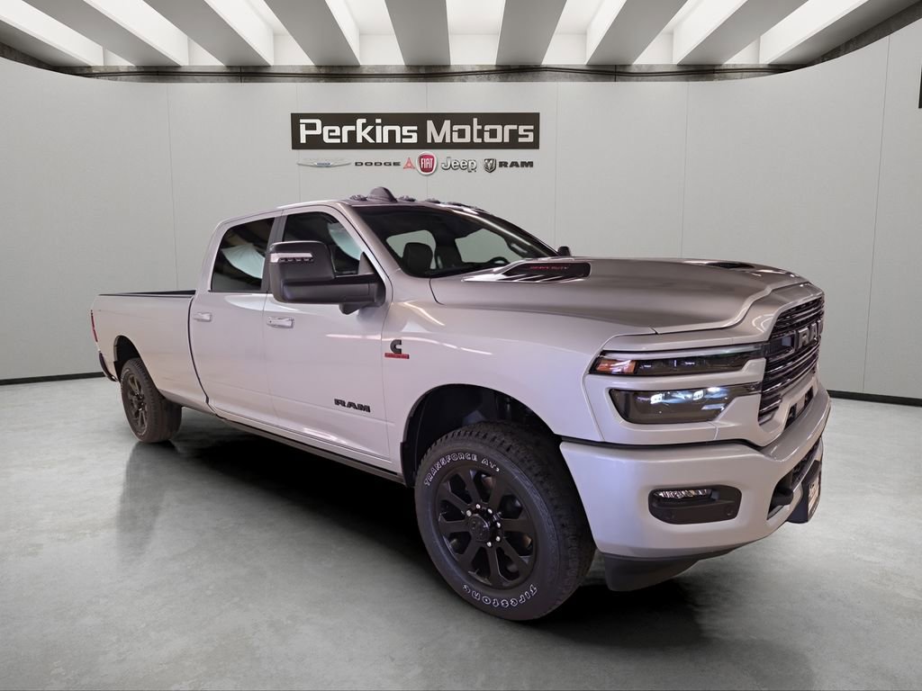 New 2026 RAM 2500 Laramie AWD/4WD image 7