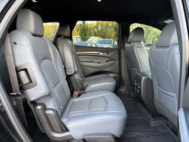 Used 2022 Buick Enclave Essence w/ Sport Touring Edition FWD image 18