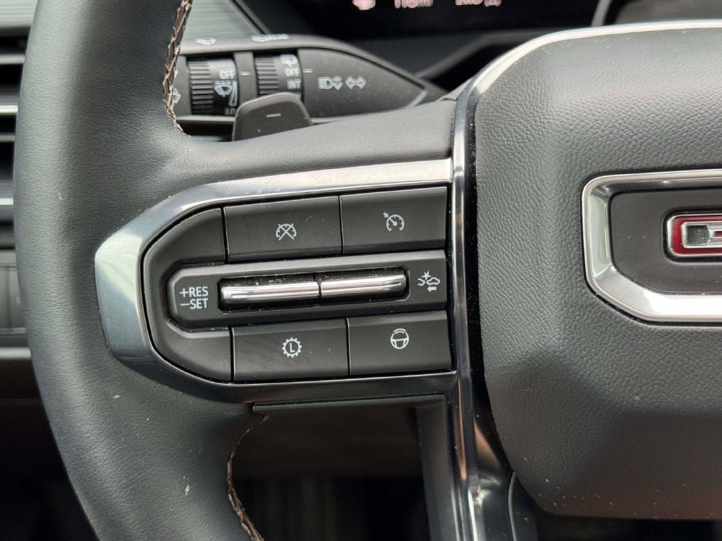 Used 2024 GMC Acadia AT4 w/ Super Cruise Package AWD/4WD image 12