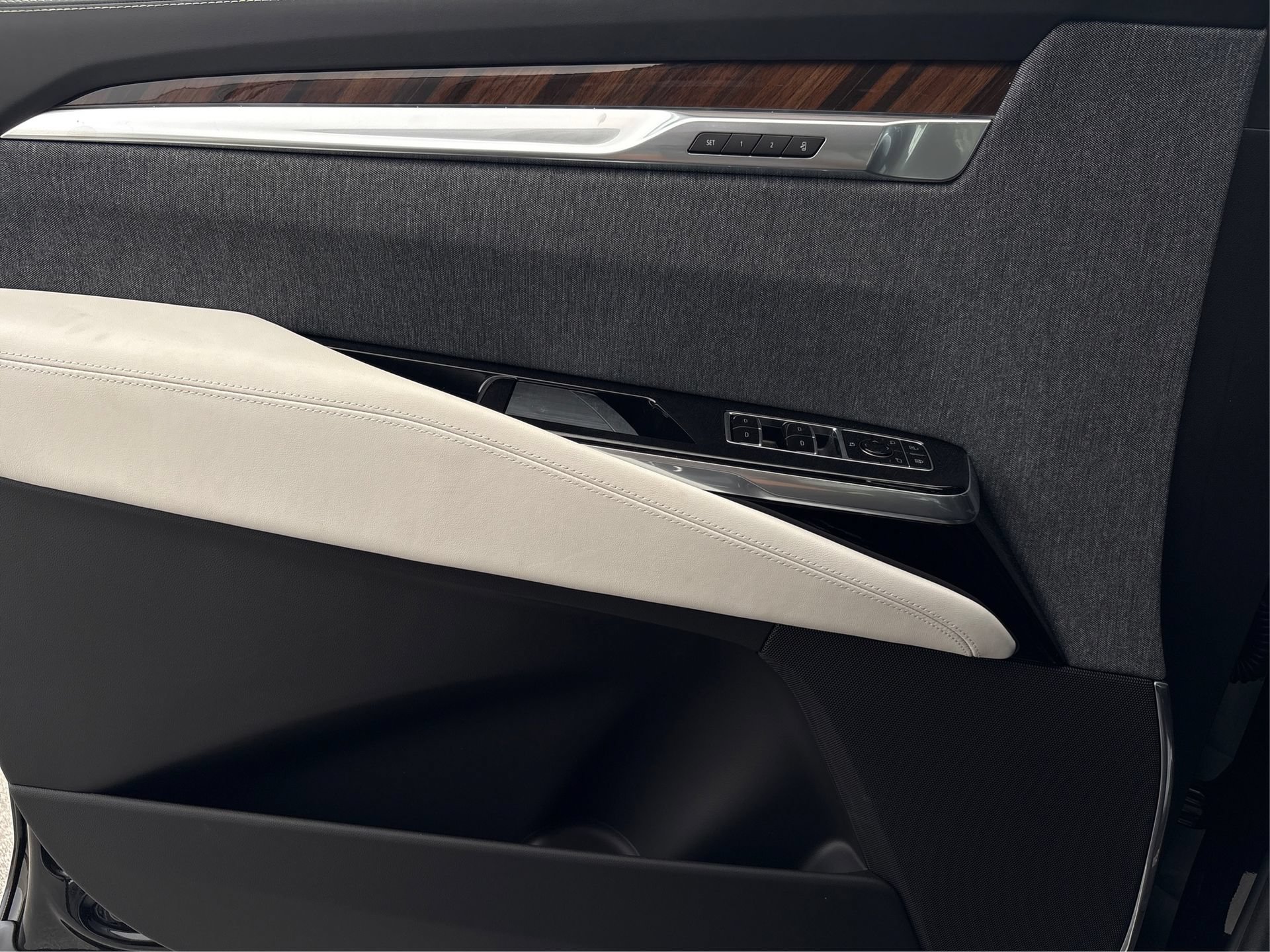New 2026 Cadillac Escalade Platinum Sport AWD/4WD image 21