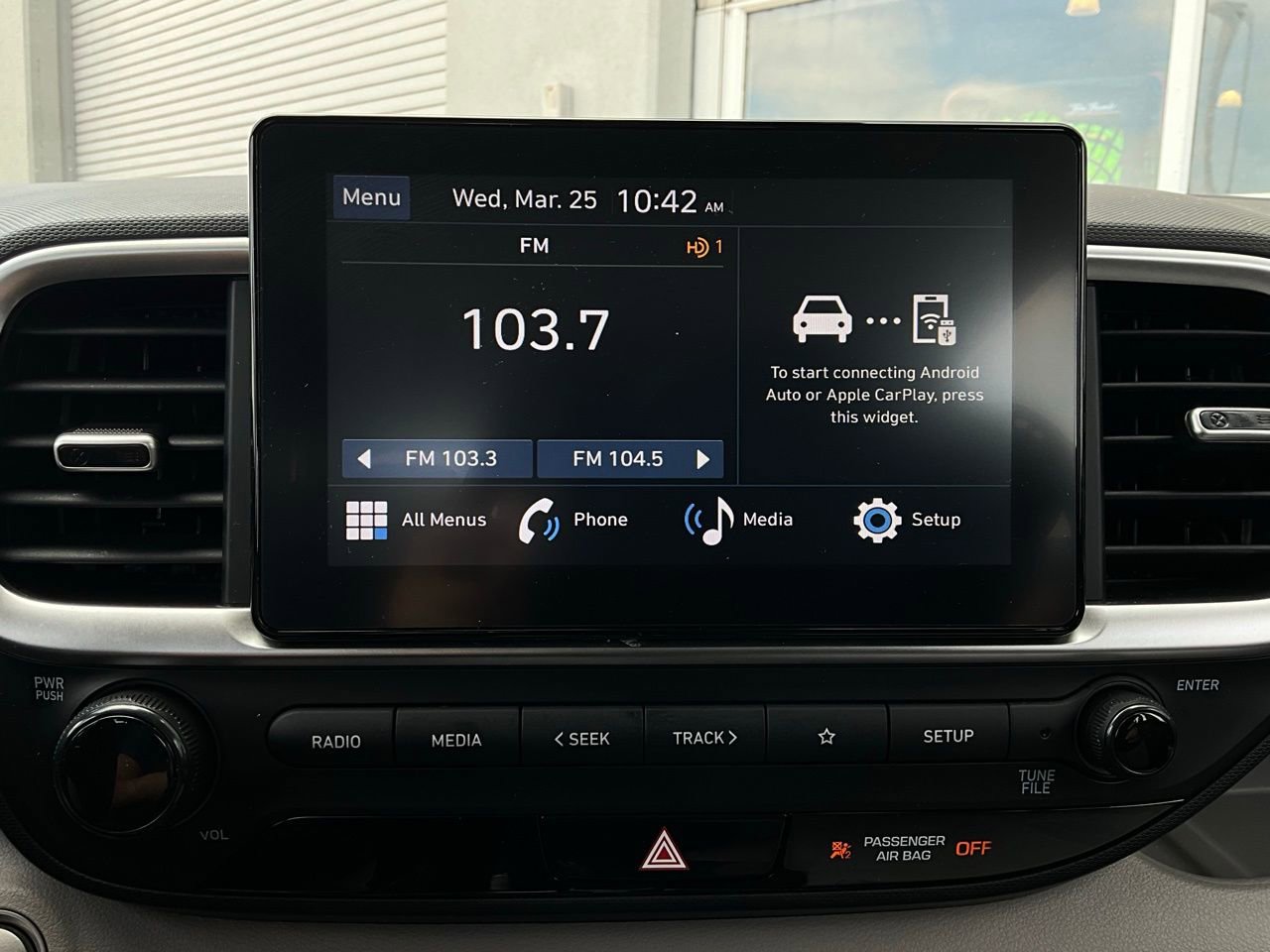 Used 2025 Hyundai Venue SEL image 29