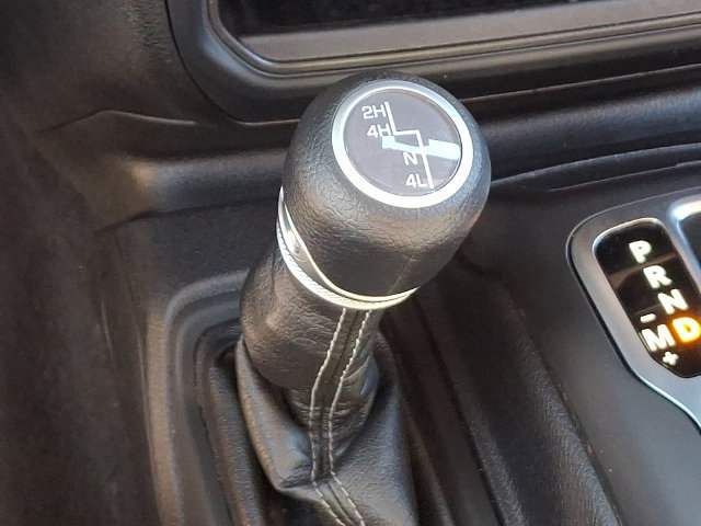Used 2025 Jeep Wrangler Unlimited Sport AWD/4WD image 18