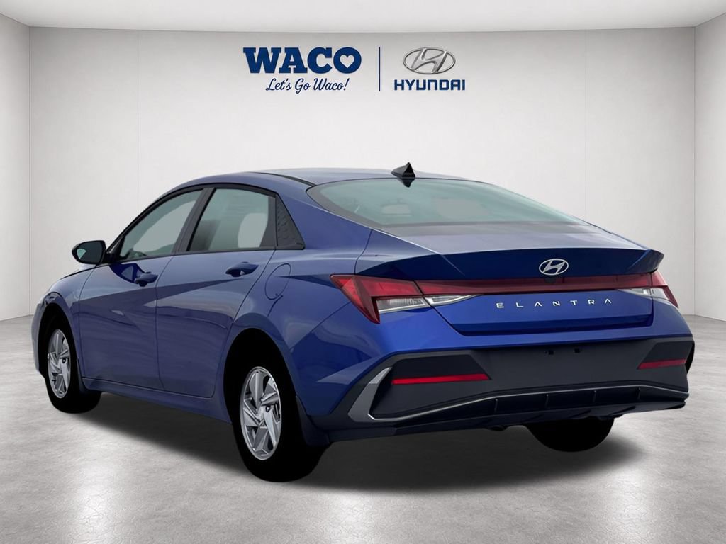 Used 2026 Hyundai Elantra SE w/ Cargo Package FWD image 7