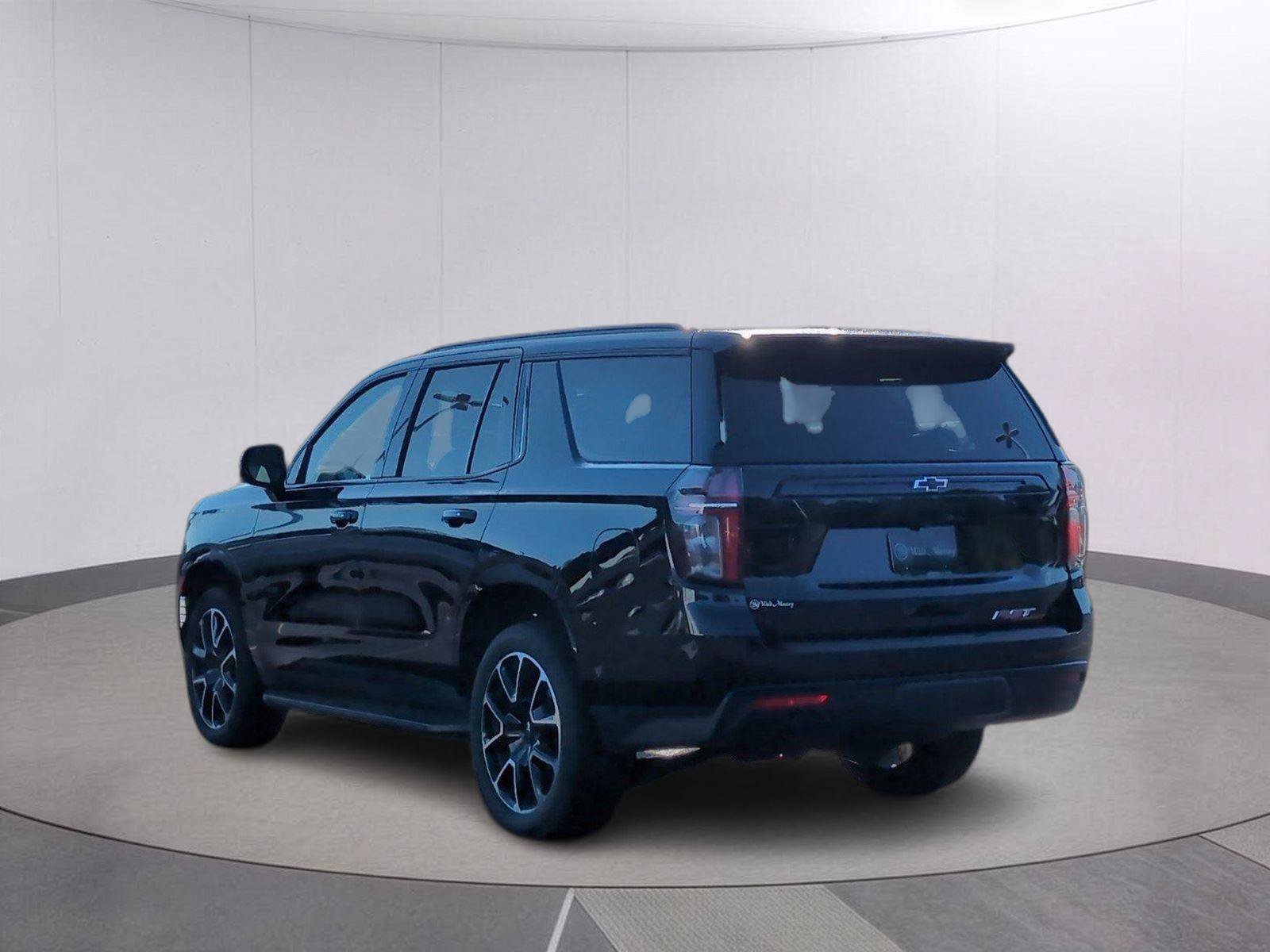 Used 2024 Chevrolet Tahoe RST w/ Luxury Package AWD/4WD image 3