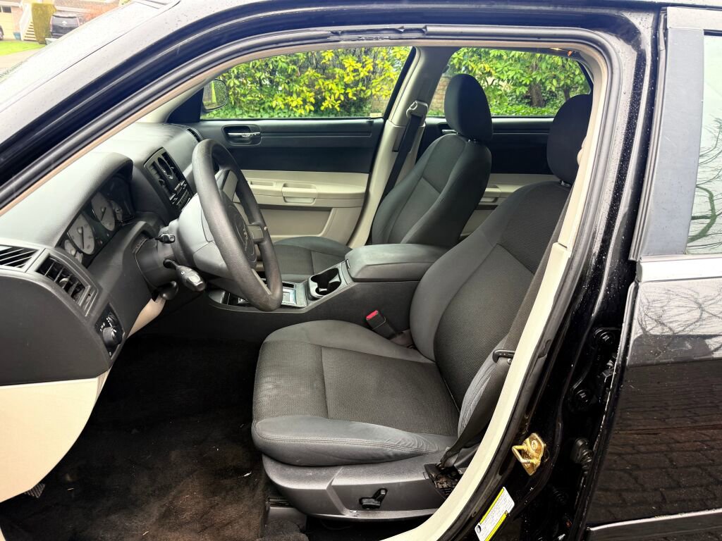 Used 2006 Chrysler 300 image 7