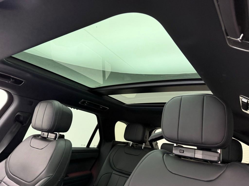 Used 2024 Land Rover Range Rover Sport SE image 11