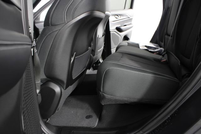 New 2026 Jeep Grand Cherokee Laredo X image 17