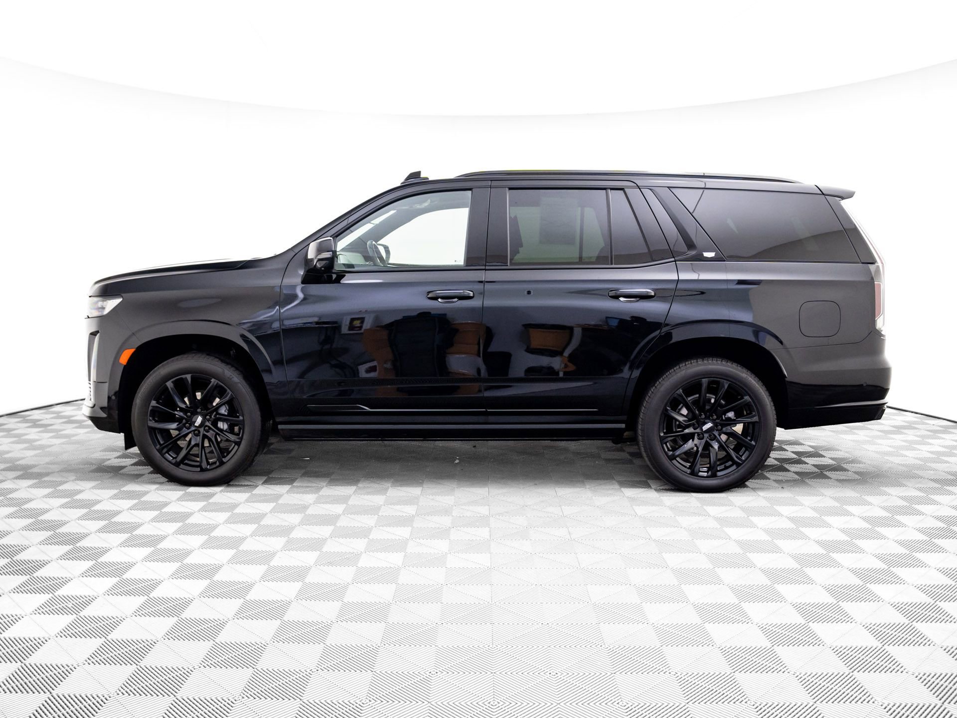 Certified 2024 Cadillac Escalade ESV Sport Platinum w/ LPO, ONYX Package video 2