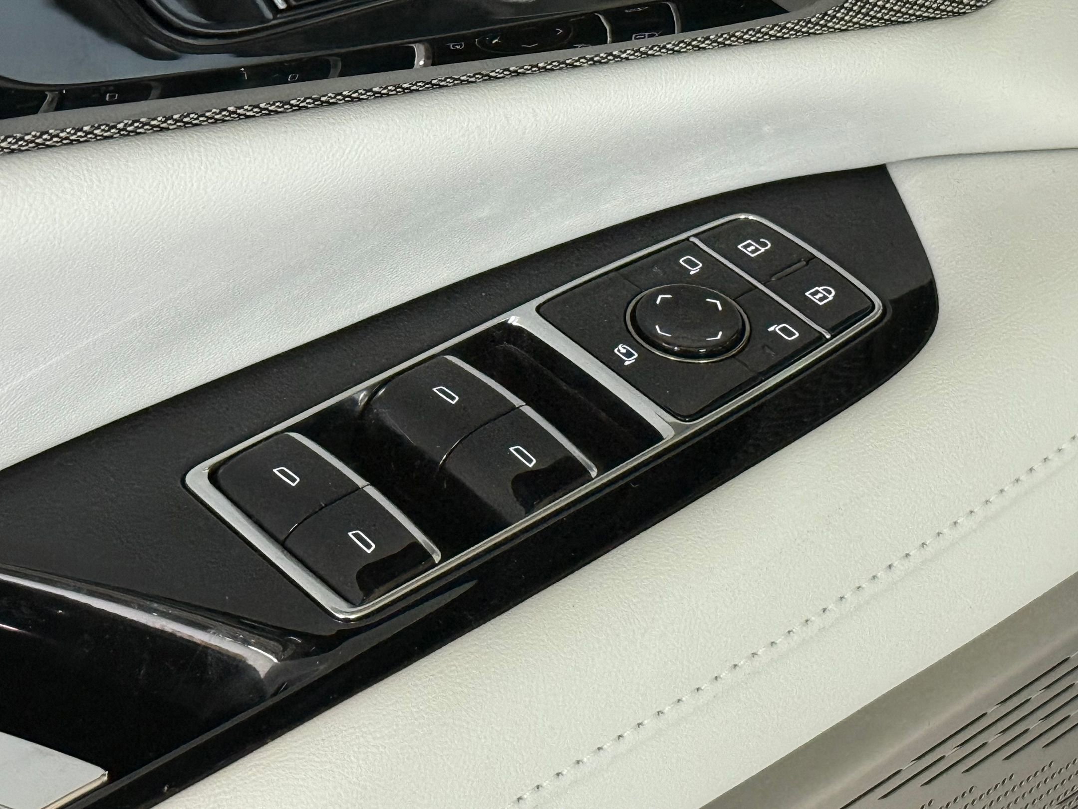 New 2026 Cadillac Optiq Sport 1 image 22