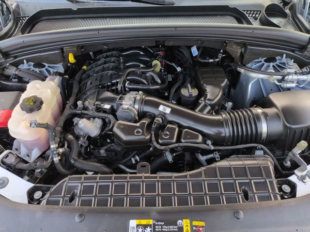 Certified 2025 Jeep Grand Cherokee Altitude image 30