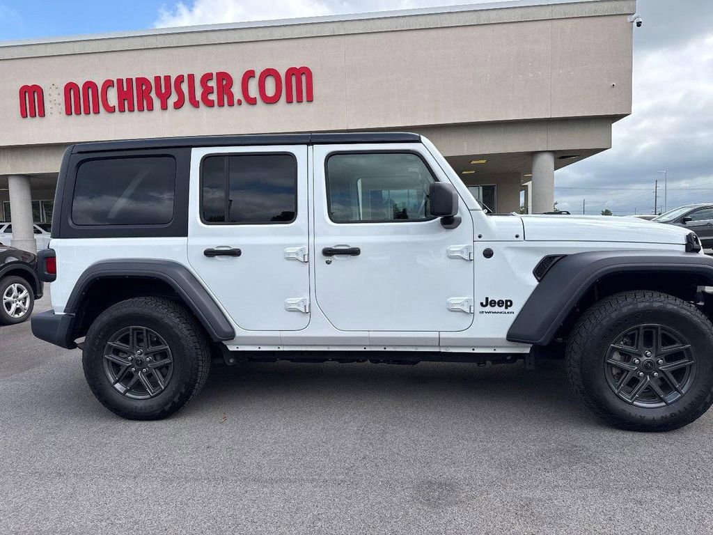 Used 2024 Jeep Wrangler Sport S image 4