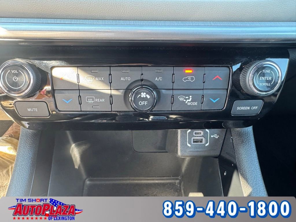 Used 2025 Jeep Compass Limited image 30