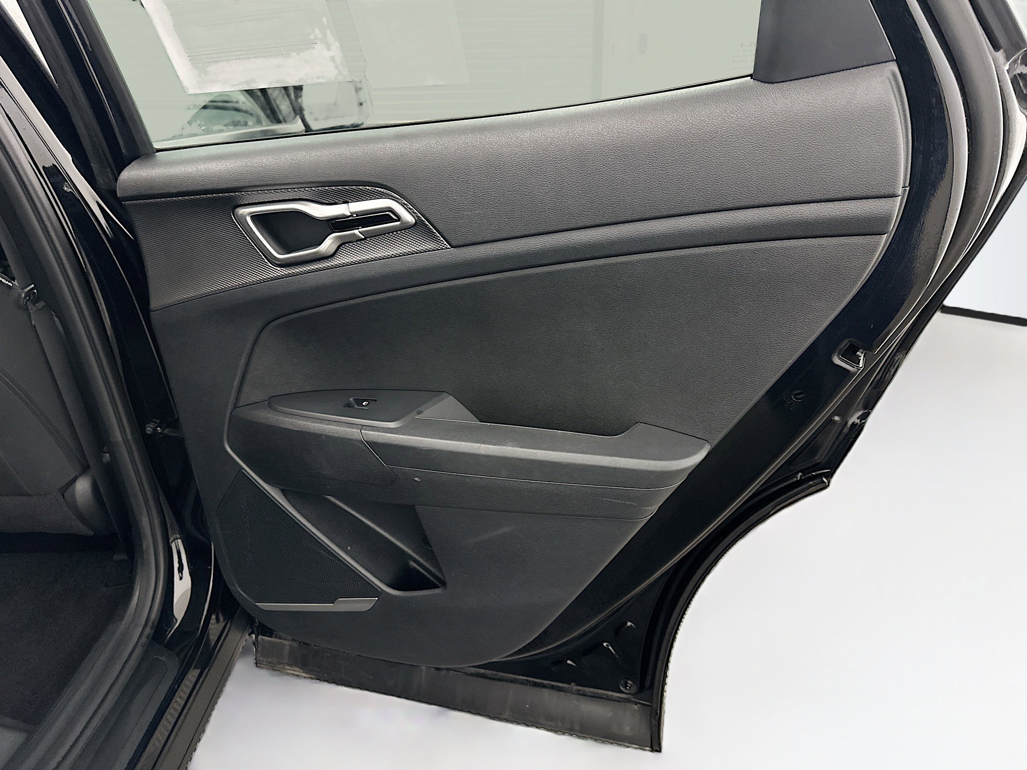 Used 2025 Kia Sportage LX image 30