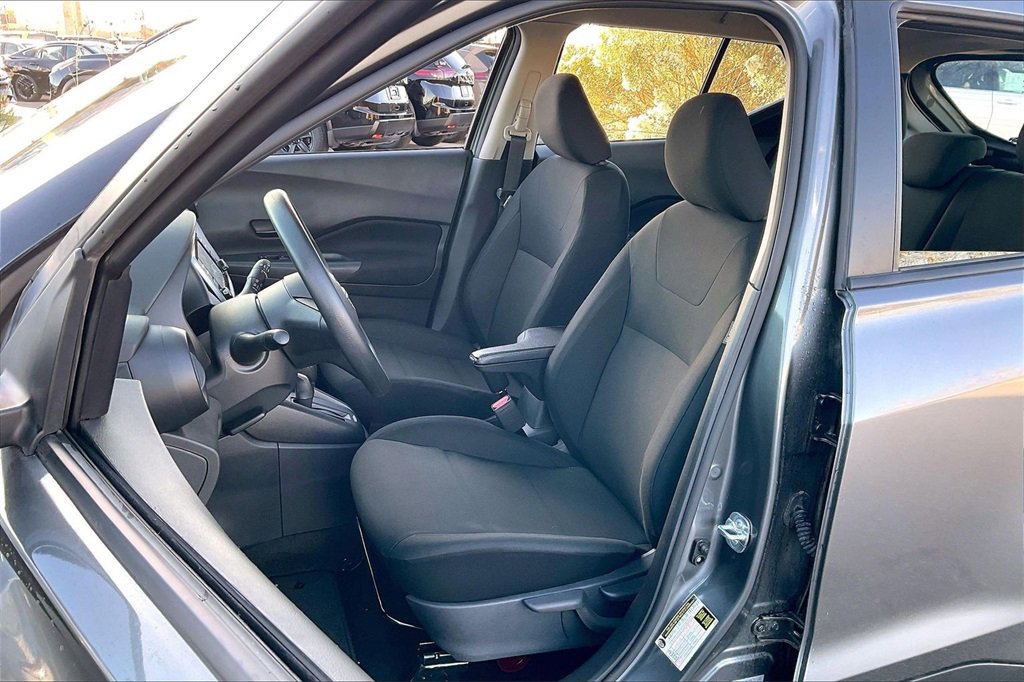 Used 2025 Nissan Kicks Play S image 23