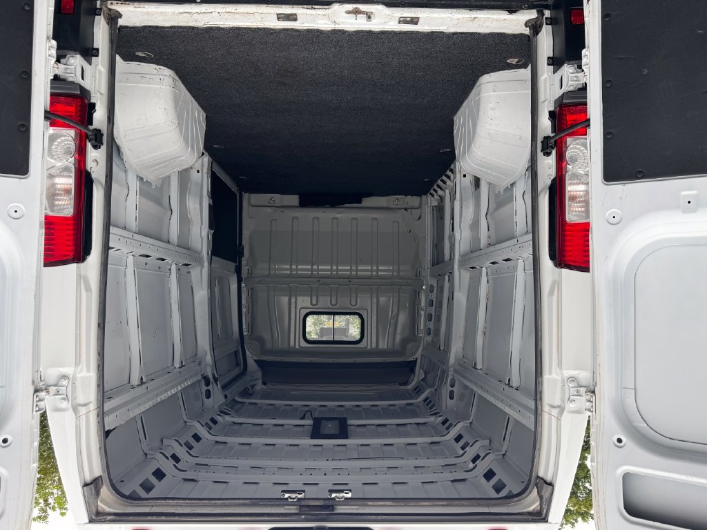Used 2024 RAM ProMaster 2500 w/ Convenience Group FWD image 16