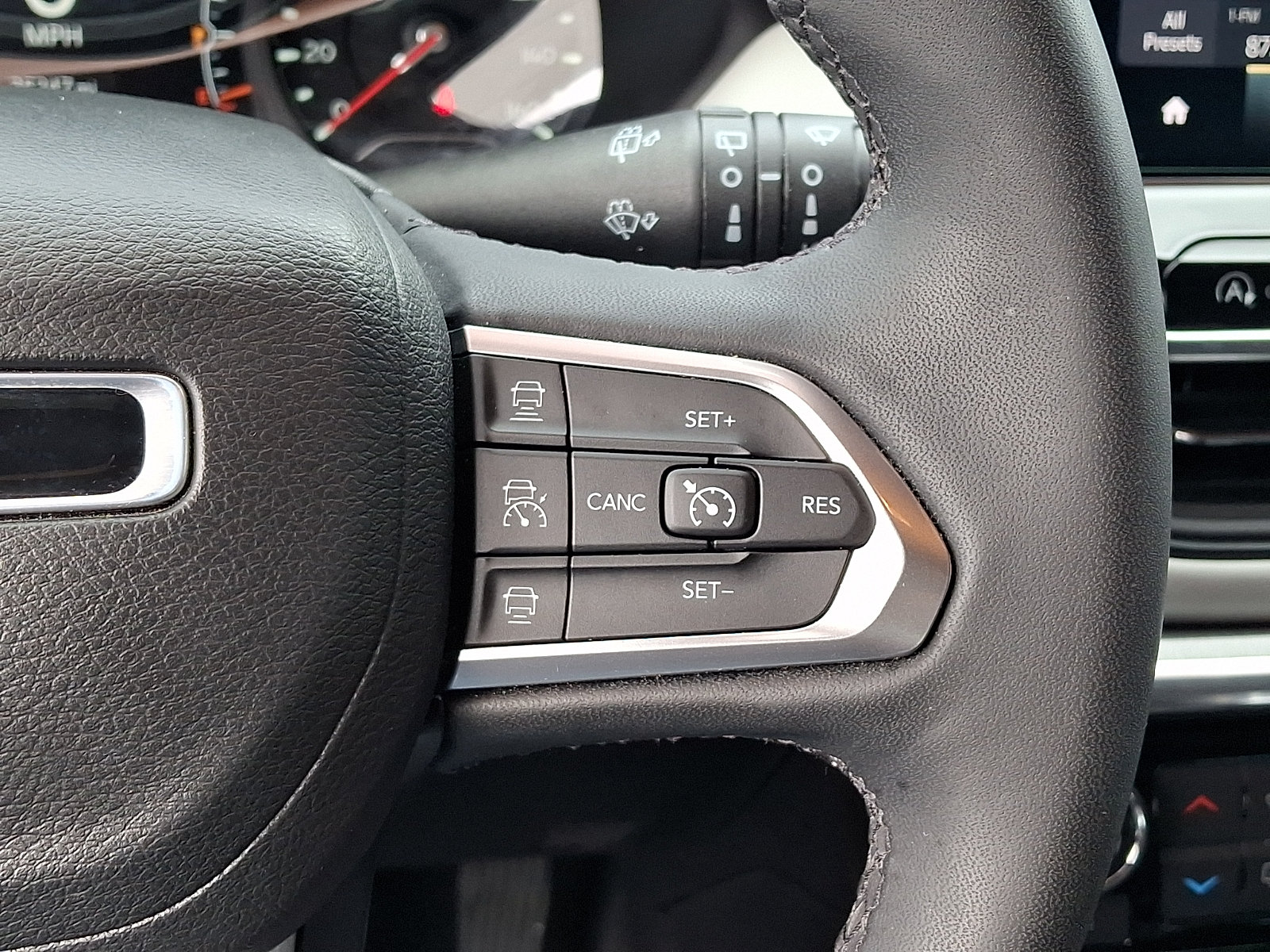 Used 2023 Jeep Compass Limited w/ Elite Group AWD/4WD image 22