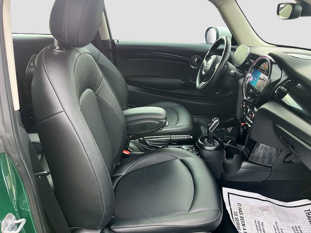 Used 2023 MINI Cooper 2-Door Hardtop image 27