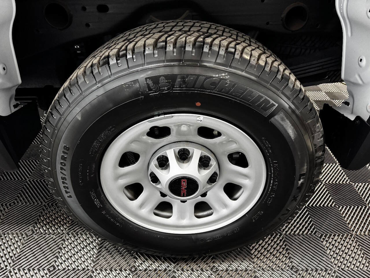 Used 2024 GMC Sierra 2500 Pro image 18