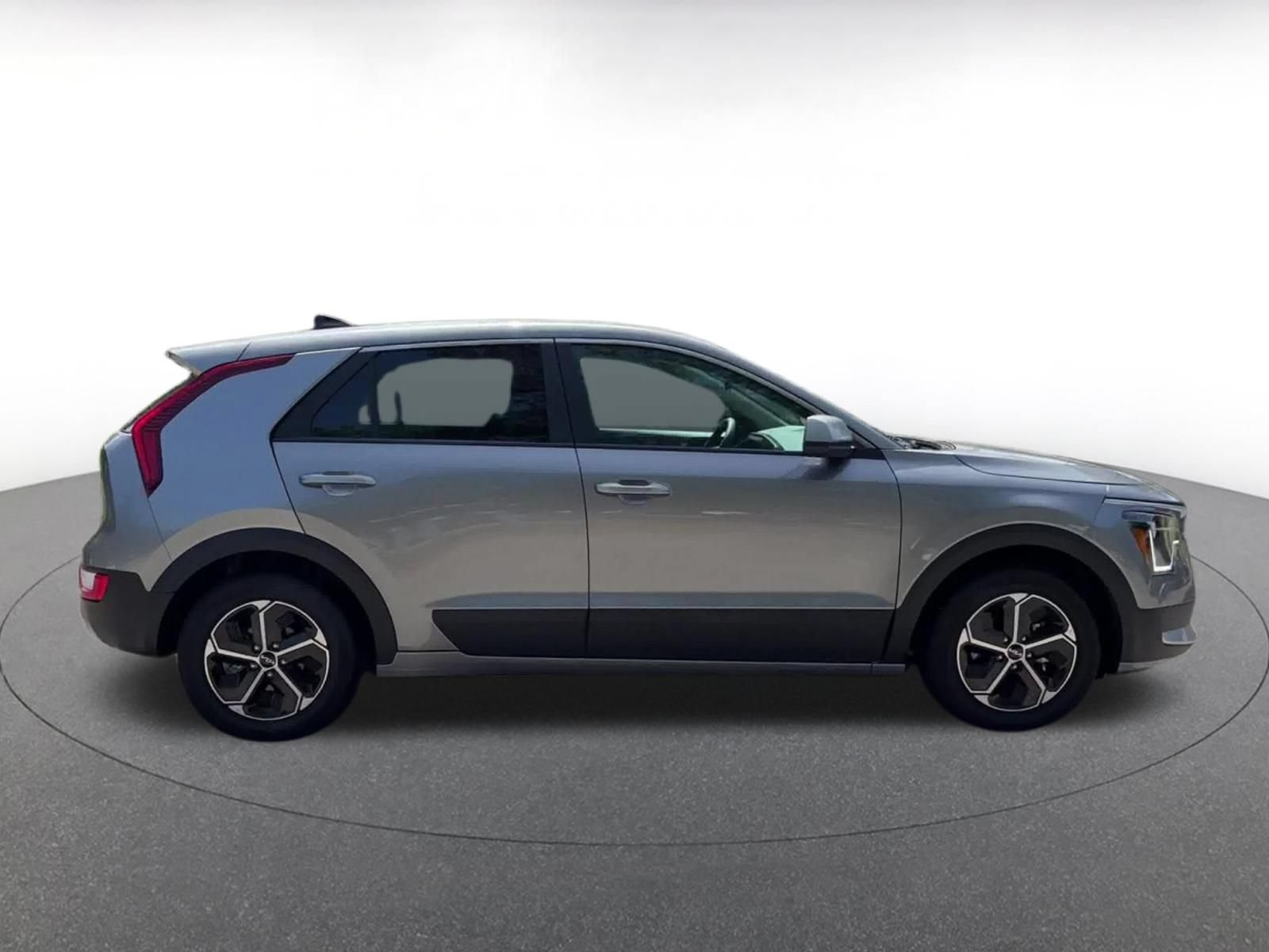Used 2026 Kia Niro LX FWD image 16