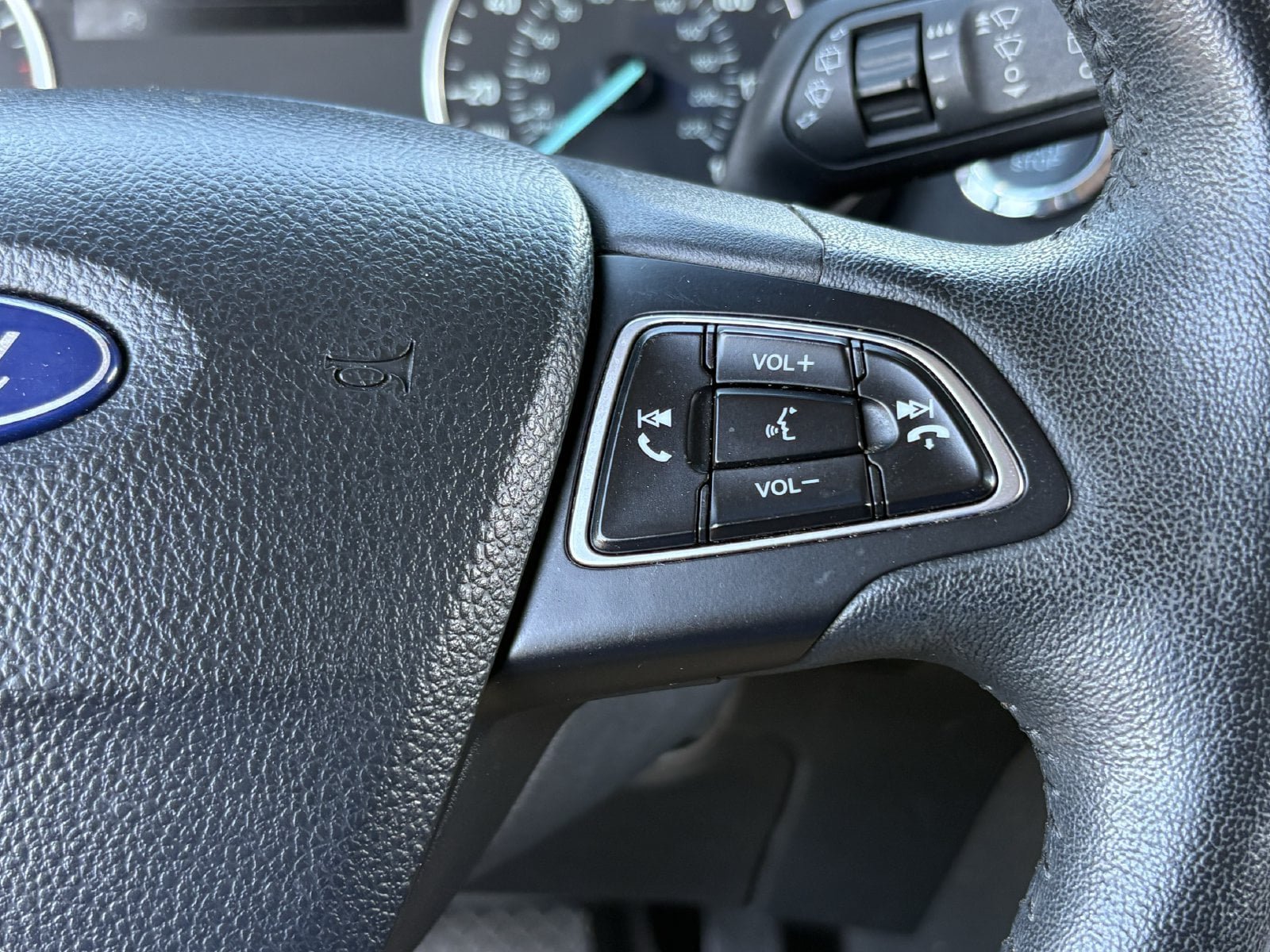 Used 2018 Ford EcoSport SE w/ SE Convenience Package FWD image 39