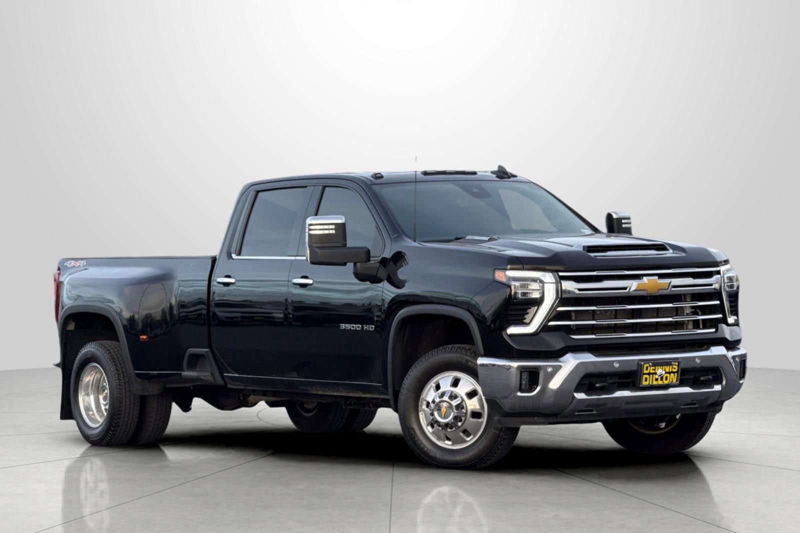 Used 2025 Chevrolet Silverado 3500 LTZ w/ LTZ Plus Package image 2