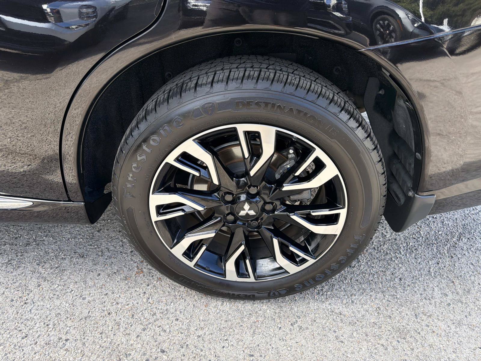 Used 2018 Mitsubishi Outlander SEL AWD/4WD image 6
