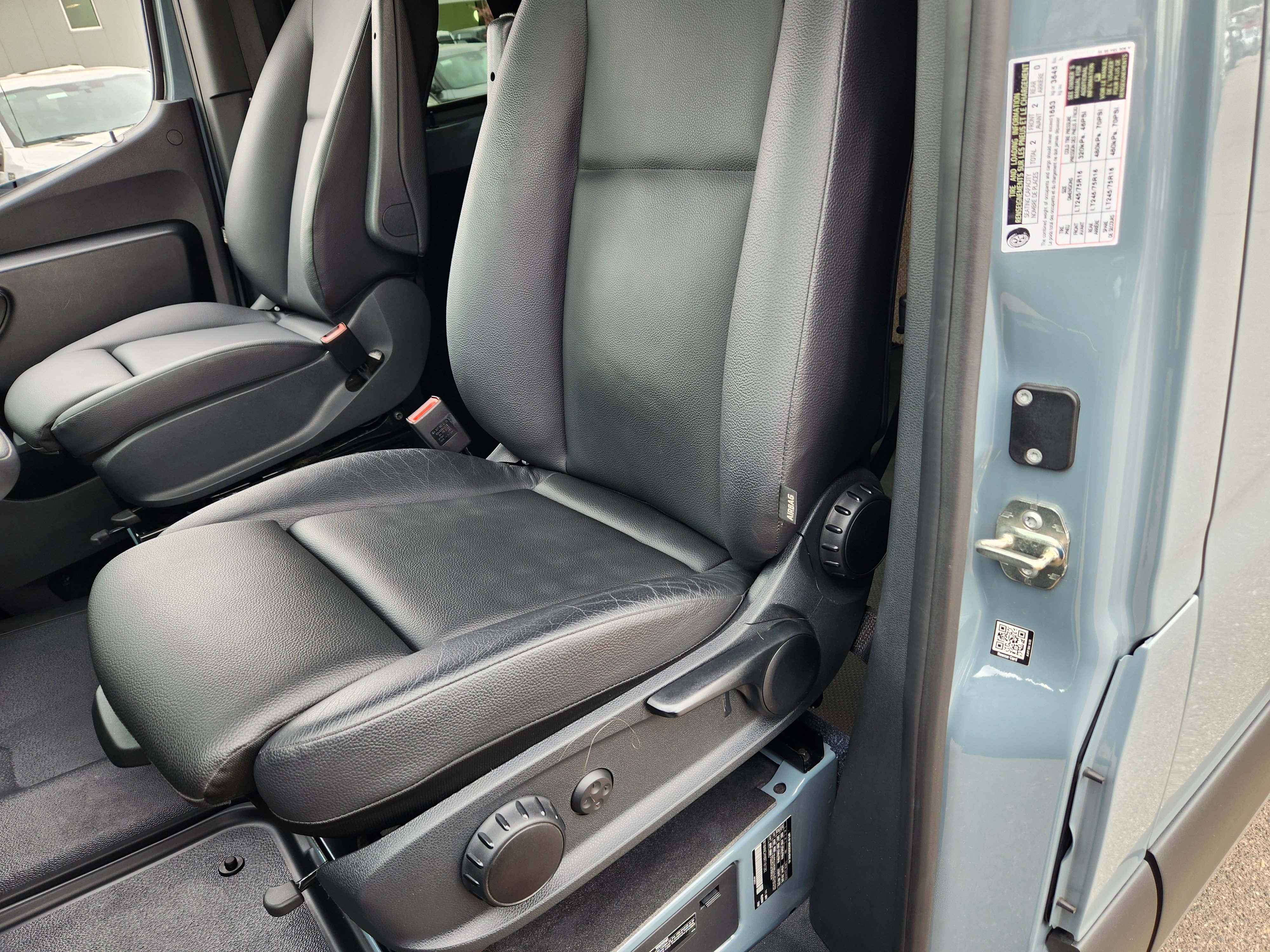 Used 2024 Mercedes-Benz Sprinter 2500 image 13