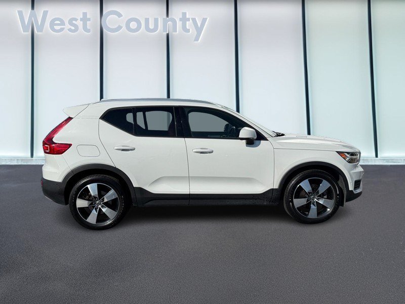 Used 2019 Volvo XC40 T5 Momentum AWD/4WD image 2